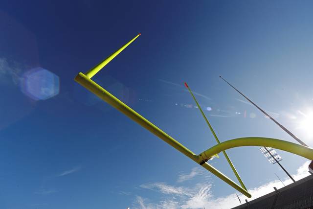 Behind QB Jared Hartman, Belle Vernon routs Greensburg Salem