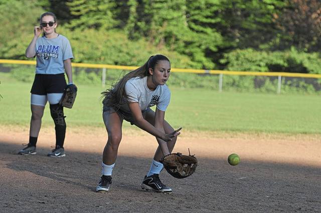 Plum slow-pitch softball searching for 3rd straight league championship