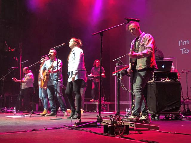 1736774_web1_gtr-nightofworship1-092919