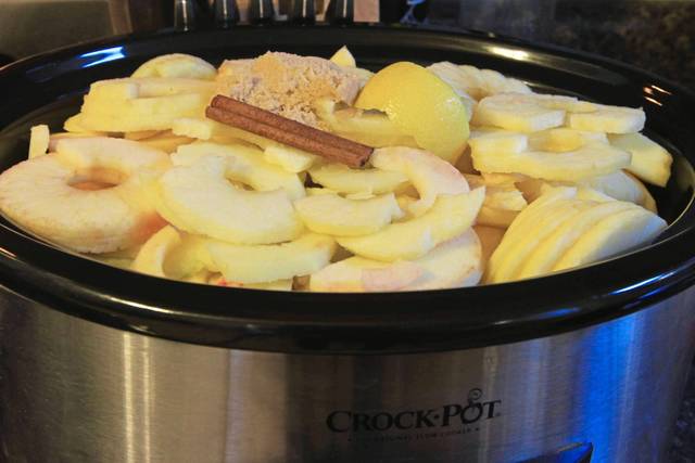 1713456_web1_gtr-liv-crockpotapplesauce-02-092919