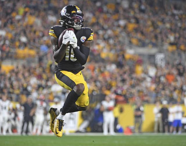 1746513_web1_gtr-Steelers17-100119