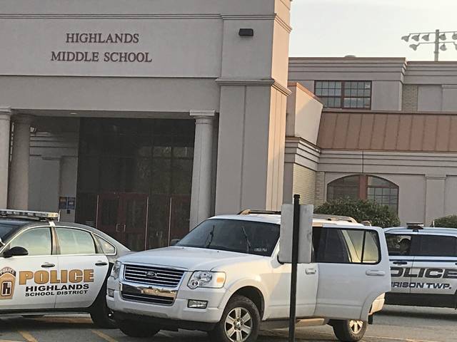 1746889_web1_vnd-highlandsbombthreat-100219