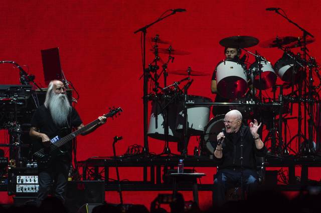 1752462_web1_gtr-liv-philcollins-3-100319
