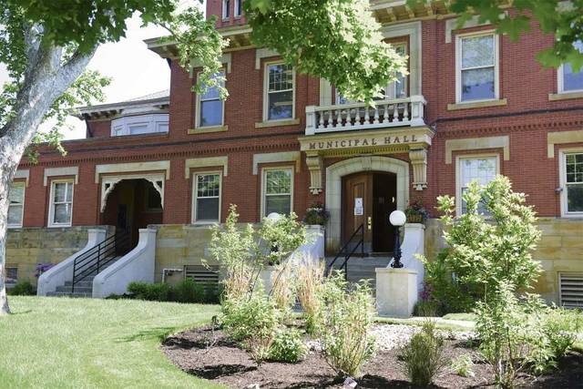 Christ Church holds MOPS kids clothing and more sale