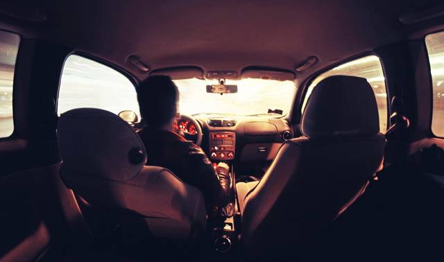 1759082_web1_web-car