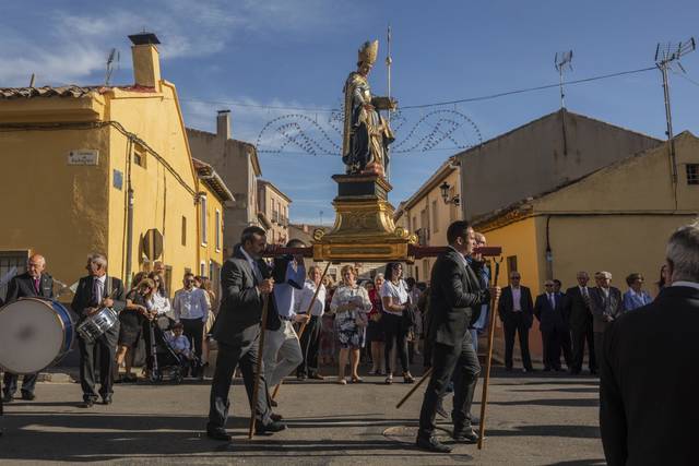 1761406_web1_GTR-spanishtown001-100419