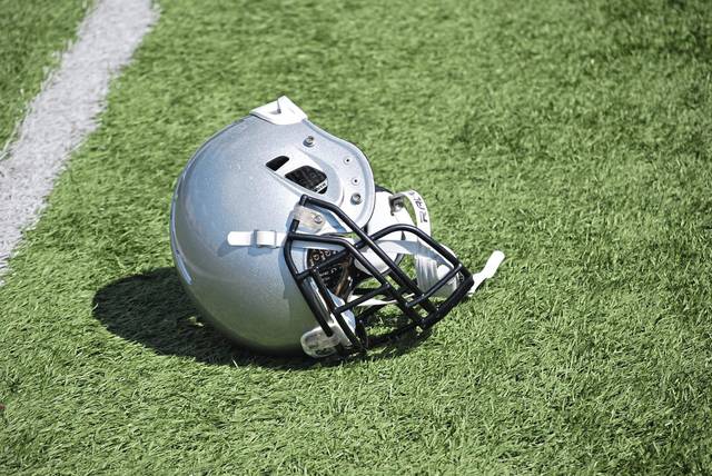 1762873_web1_web-footballhelmet