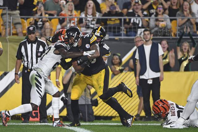 1764826_web1_gtr-Steelers12-100119