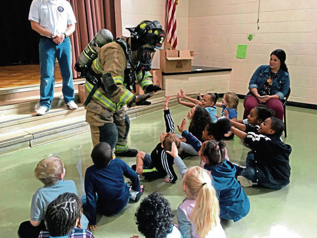 1794307_web1_vnd-firefighterschool4-101219