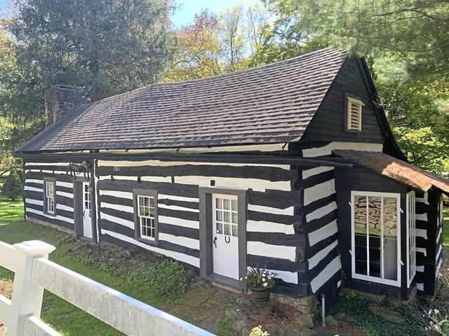1794991_web1_gtr-loghouse