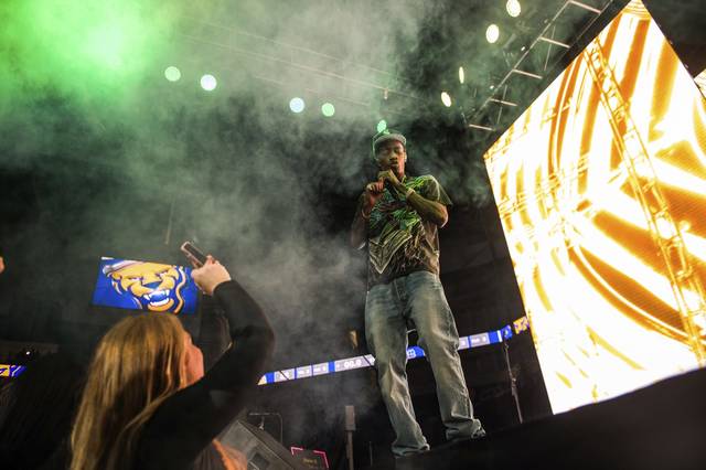 Wiz Khalifa kicks off Pitt season at Blue and Gold Madness