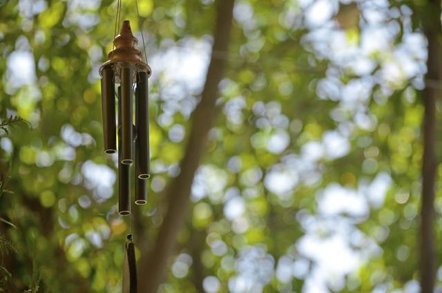 1810484_web1_web-windchimes
