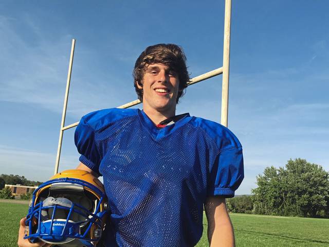 Derry’s Justin Huss overwhelms Deer Lakes with school-record 304-yard night
