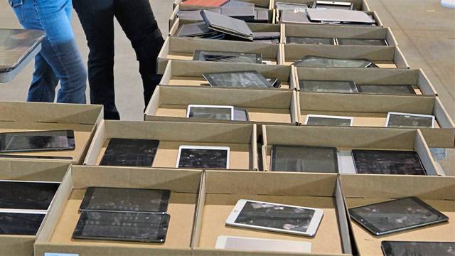 1826109_web1_ptr-airportauction004-102019