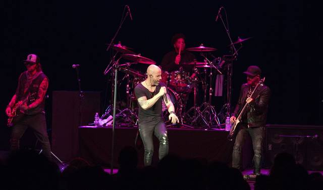 1834892_web1_gtr-liv-daughtry8-102119