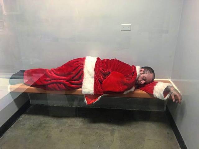 1845148_web1_ptr-SantaJail-102419