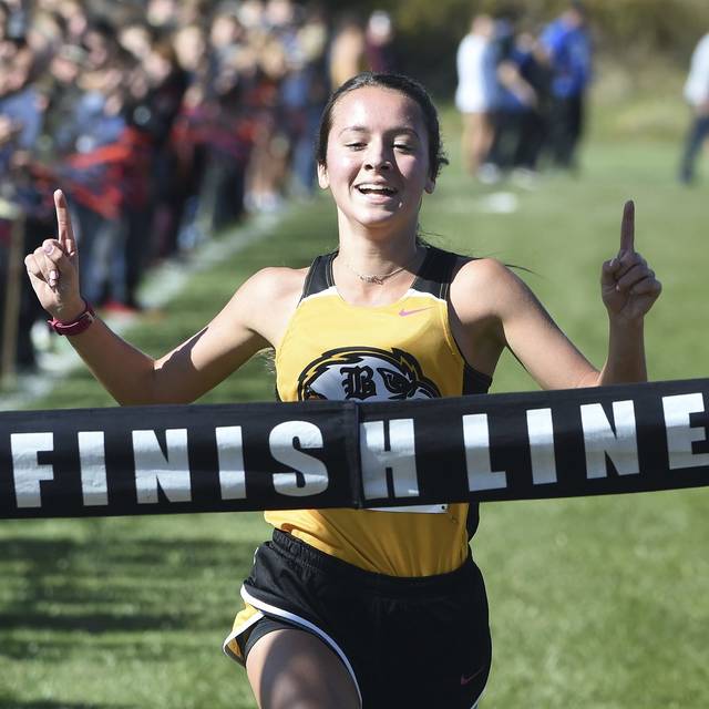 Brownsville’s Quarzo sisters celebrate, Moon’s Mia Cochran pulls off shocker at WPIAL cross country meet