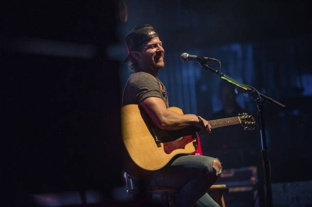 1851179_web1_gtr-liv-kipmoore-1-102519-