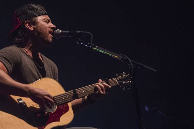 1851179_web1_gtr-liv-kipmoore-14-102519-