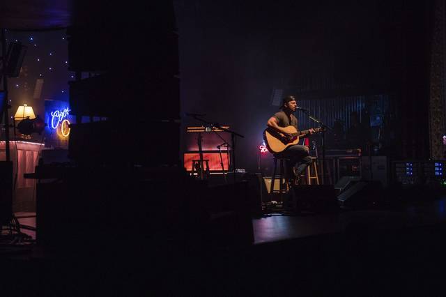 1851179_web1_gtr-liv-kipmoore-9-102519-