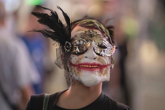 1851554_web1_GTR-hongkongmasks01-102529