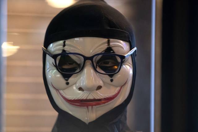1851554_web1_GTR-hongkongmasks02-102529