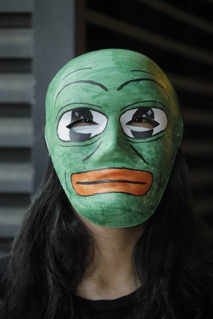 1851554_web1_GTR-hongkongmasks06-102529