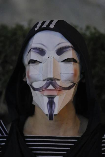 1851554_web1_GTR-hongkongmasks07-102529