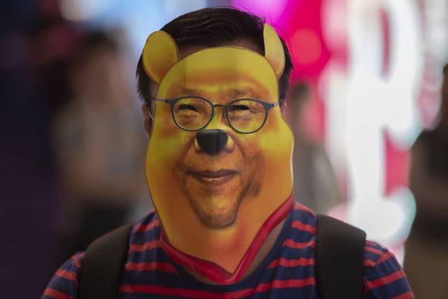 1851554_web1_GTR-hongkongmasks10-102529