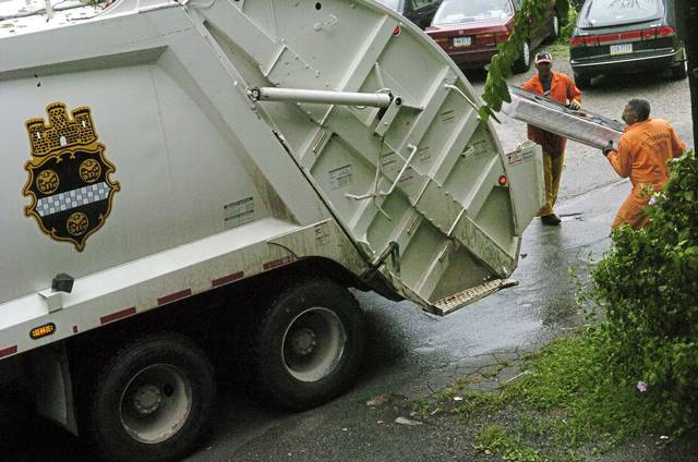 1868275_web1_pittsburgh-garbage-truck
