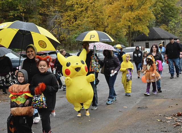1877192_web1_Php-halloweeninthepark4-110719