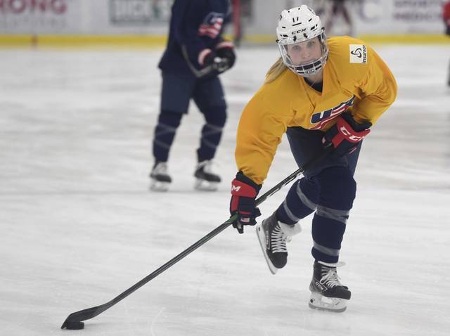 1897807_web1_gtr-USHockey01-110519