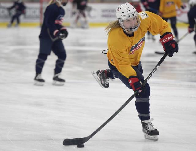 1897807_web1_gtr-USHockey02-110519