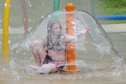1904054_web1_Spray-PArk