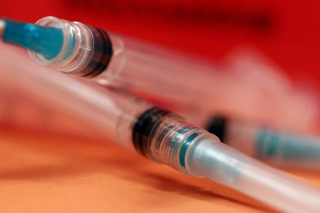 1906902_web1_Syringes