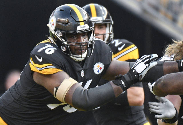 1920647_web1_Steelers_Chuk-s_Chance_Football_21359.jpg-3cce9
