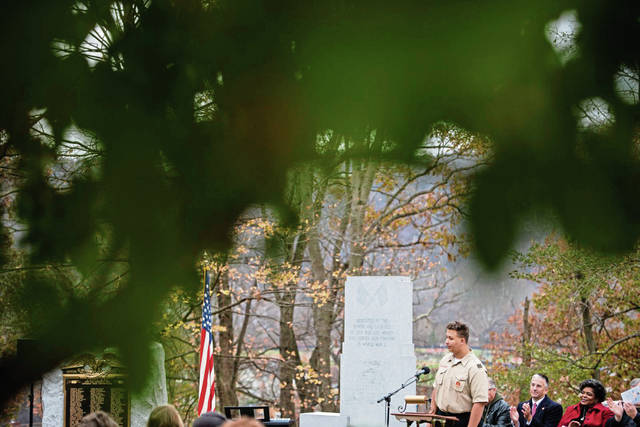 1929759_web1_gtr-veteransday005-111219
