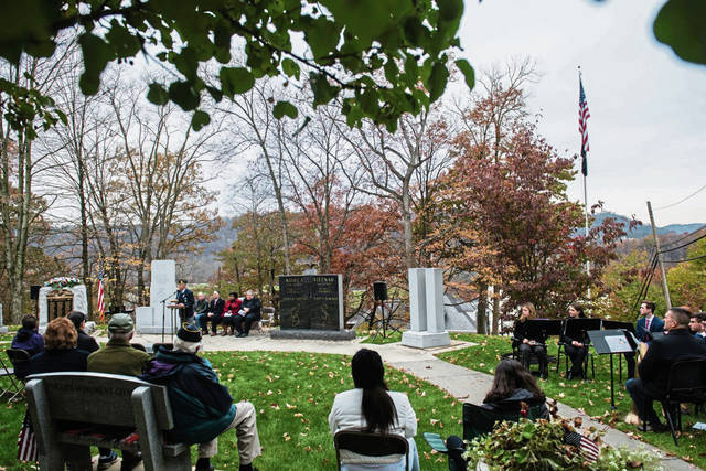 1929759_web1_gtr-veteransday006-111219