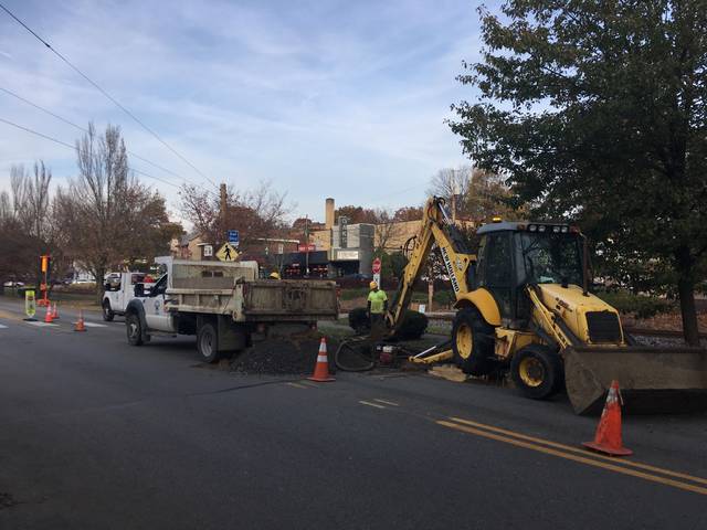 1931243_web1_Oakmont-main-break---1-