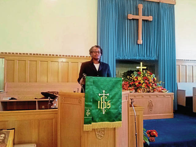 1933347_web1_vnd-newpastor2-111719