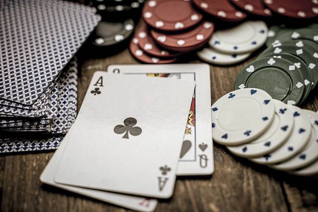 1937773_web1_web-gamblingcards