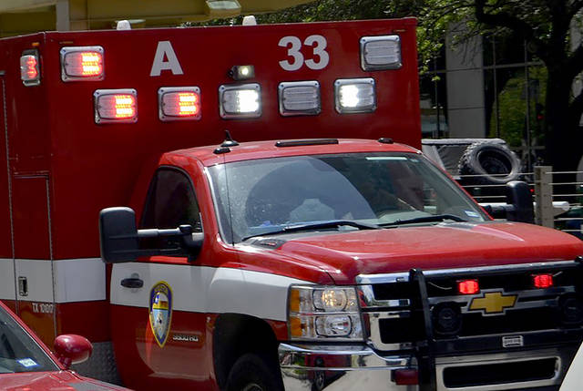 1939951_web1_web-ambulance8