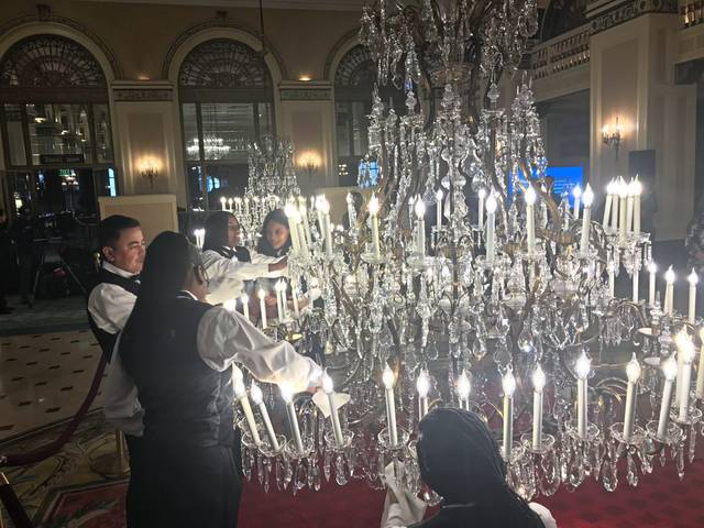 1944579_web1_PTR-CHANDELIER-3