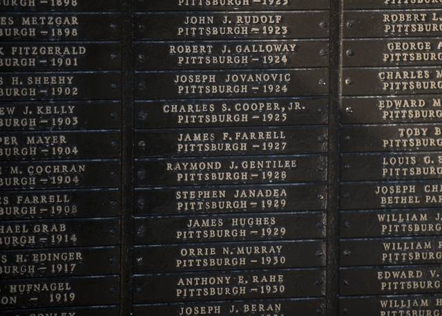 1948099_web1_ptr-policememorial04-111619