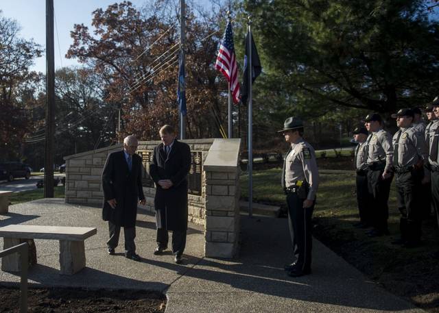 1948099_web1_ptr-policememorial09-111619