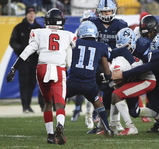 Aliquippa quarterback plays in WPIAL championship hours after mother’s death<span class="headline-video">Video <i class="fa-solid fa-circle-play"></i></span>