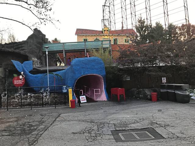 1957732_web1_PTR-KENNYWOODLIGHTS-1
