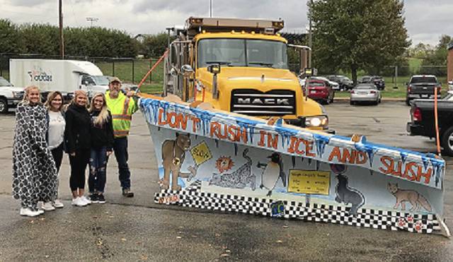 1958206_web1_gtrpainttheplow8