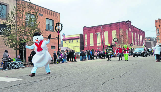 1959857_web1_vnd-xmasparade06-111818