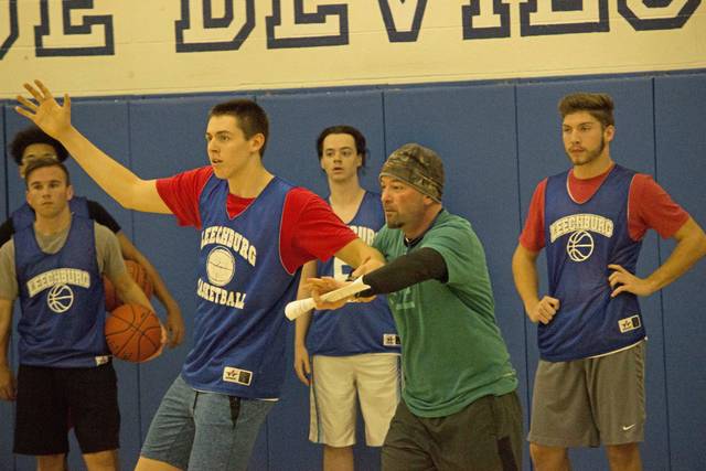 With coach returning, Leechburg boys hope to continue to rise